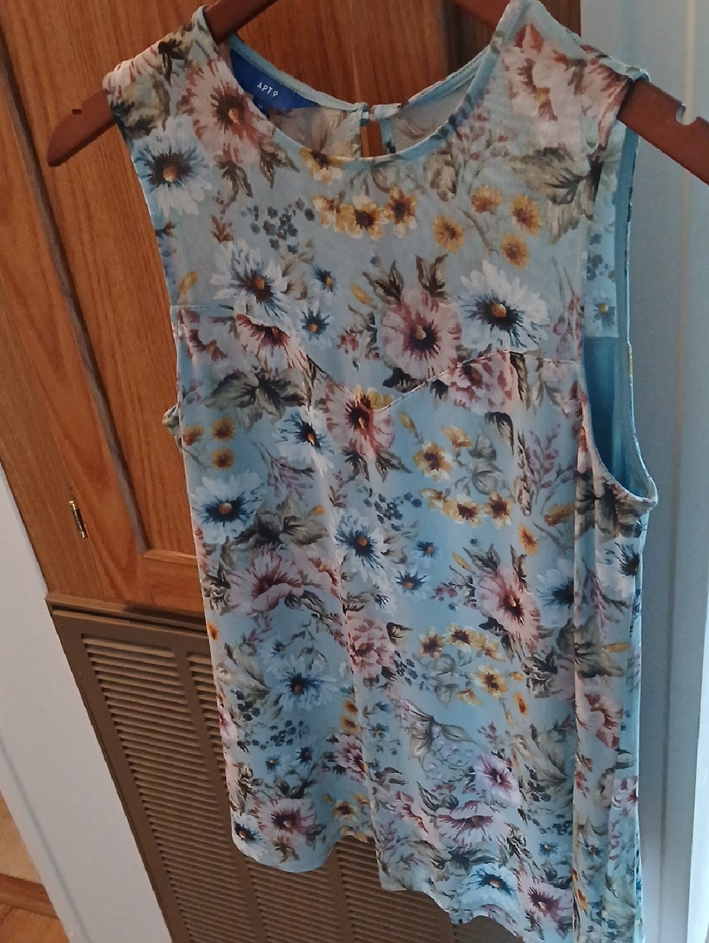 Apt. 9 Light Blue Floral Sleeveless Tunic